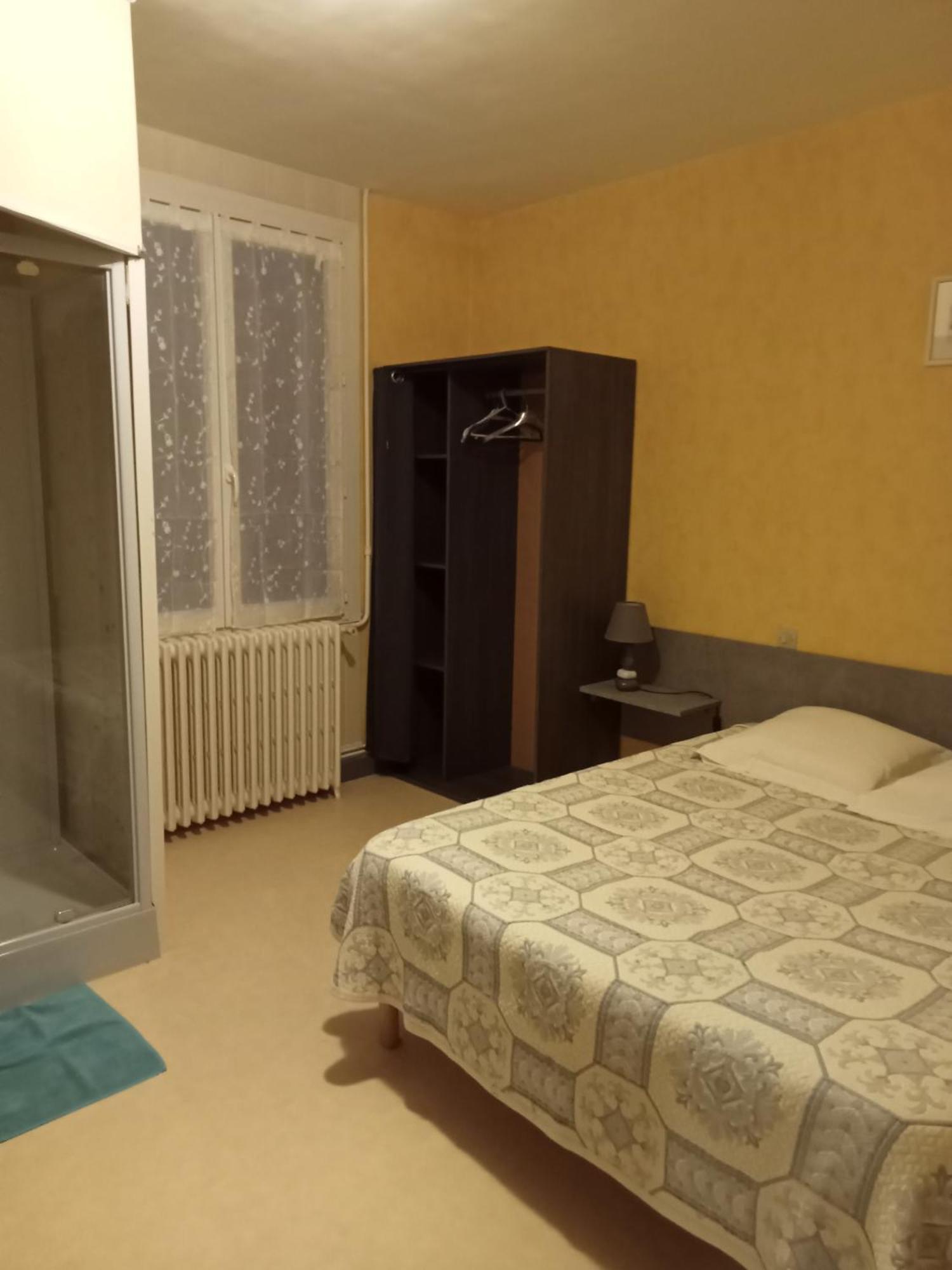 Hotel Restaurant De La Gare 拉罗什波赛 外观 照片